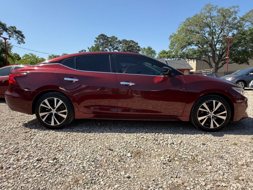 Photo 5 of this NISSAN MAXIMA
