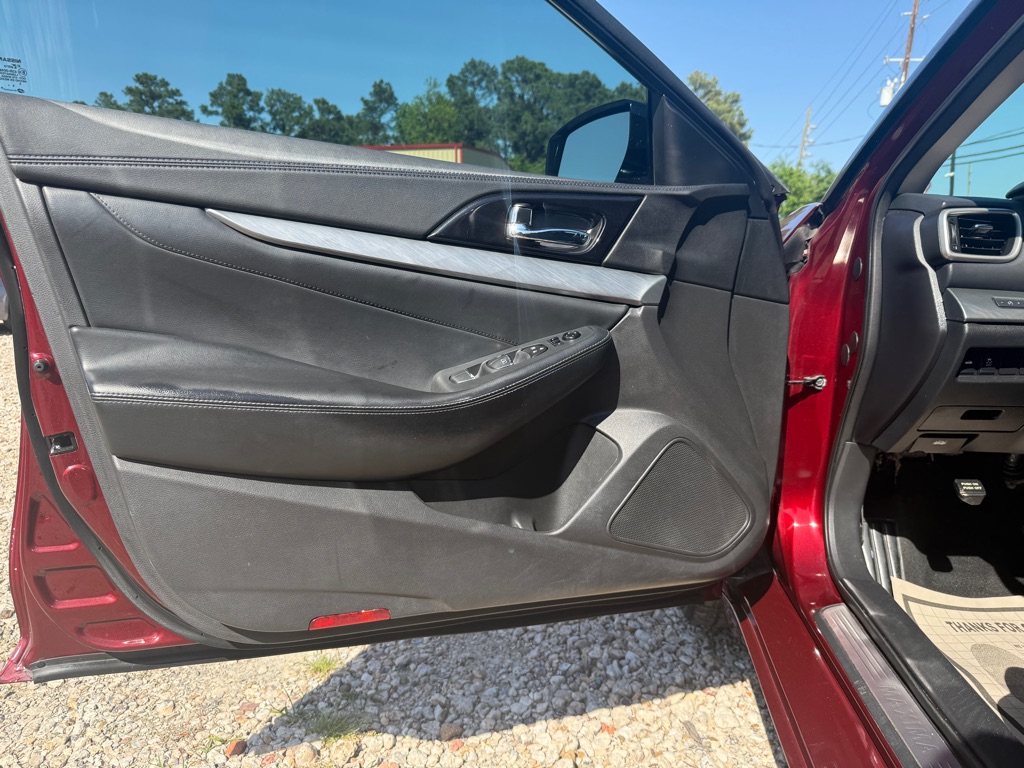Photo 17 of this NISSAN MAXIMA
