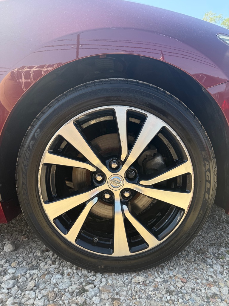 Photo 16 of this NISSAN MAXIMA