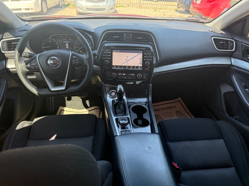 Photo 29 of this NISSAN MAXIMA