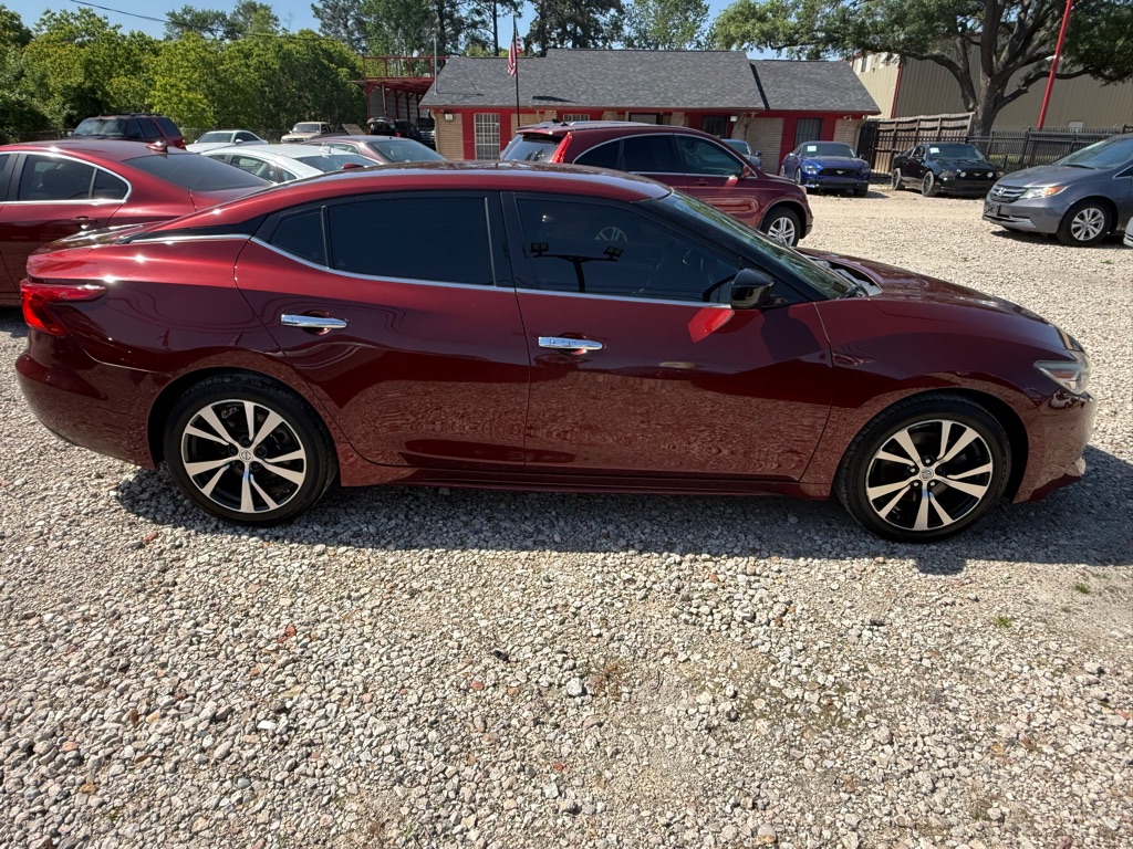 Photo 4 of this NISSAN MAXIMA