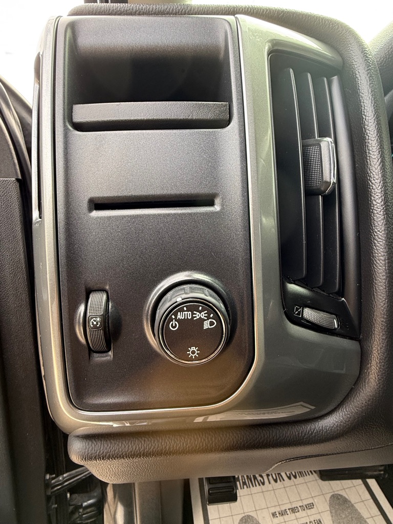 Photo 27 of this CHEVROLET SILVERADO 1500
