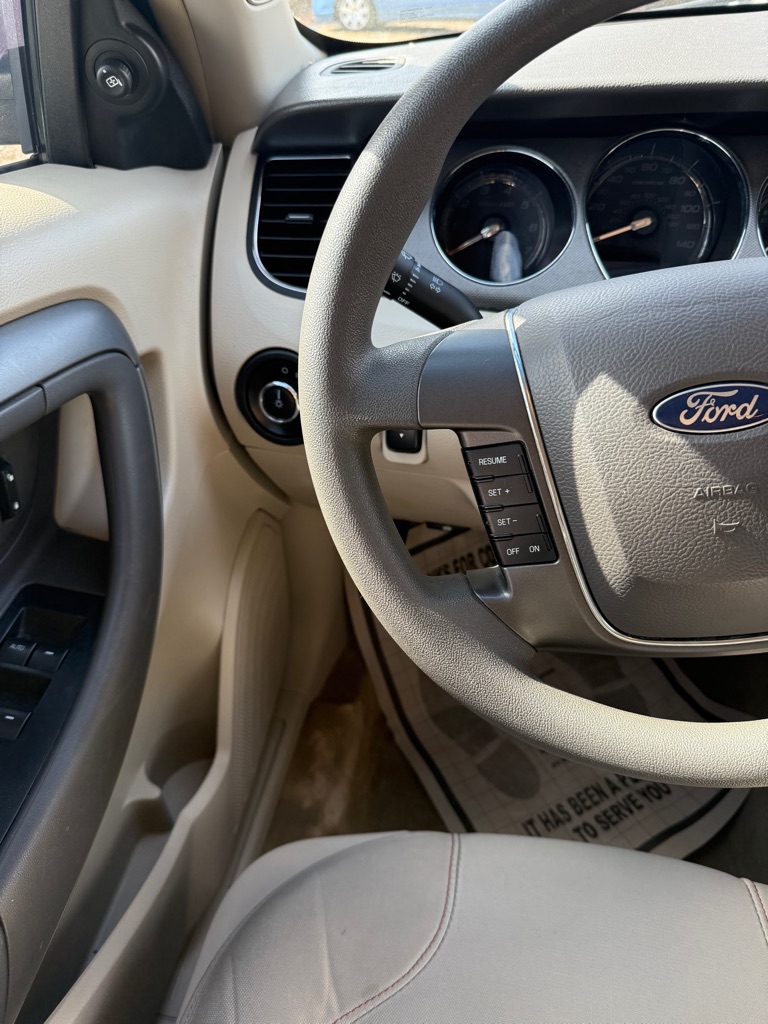 Photo 18 of this FORD TAURUS