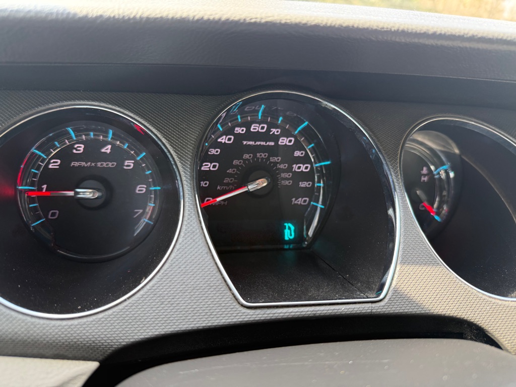 Photo 14 of this FORD TAURUS