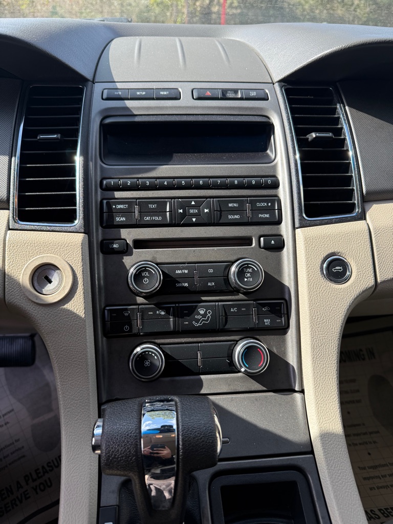 Photo 12 of this FORD TAURUS