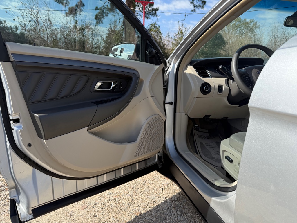 Photo 9 of this FORD TAURUS