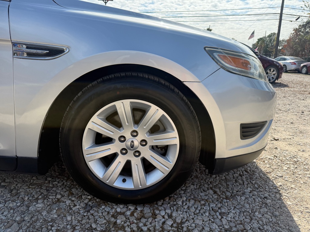 Photo 32 of this FORD TAURUS