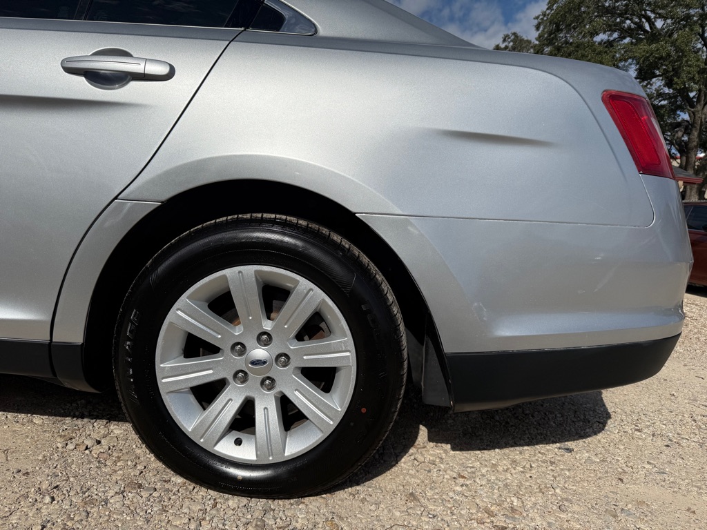 Photo 30 of this FORD TAURUS