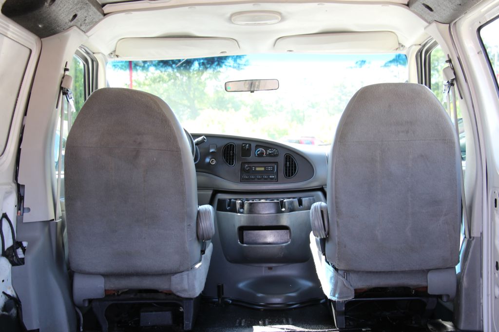 Photo 12 of this FORD ECONOLINE