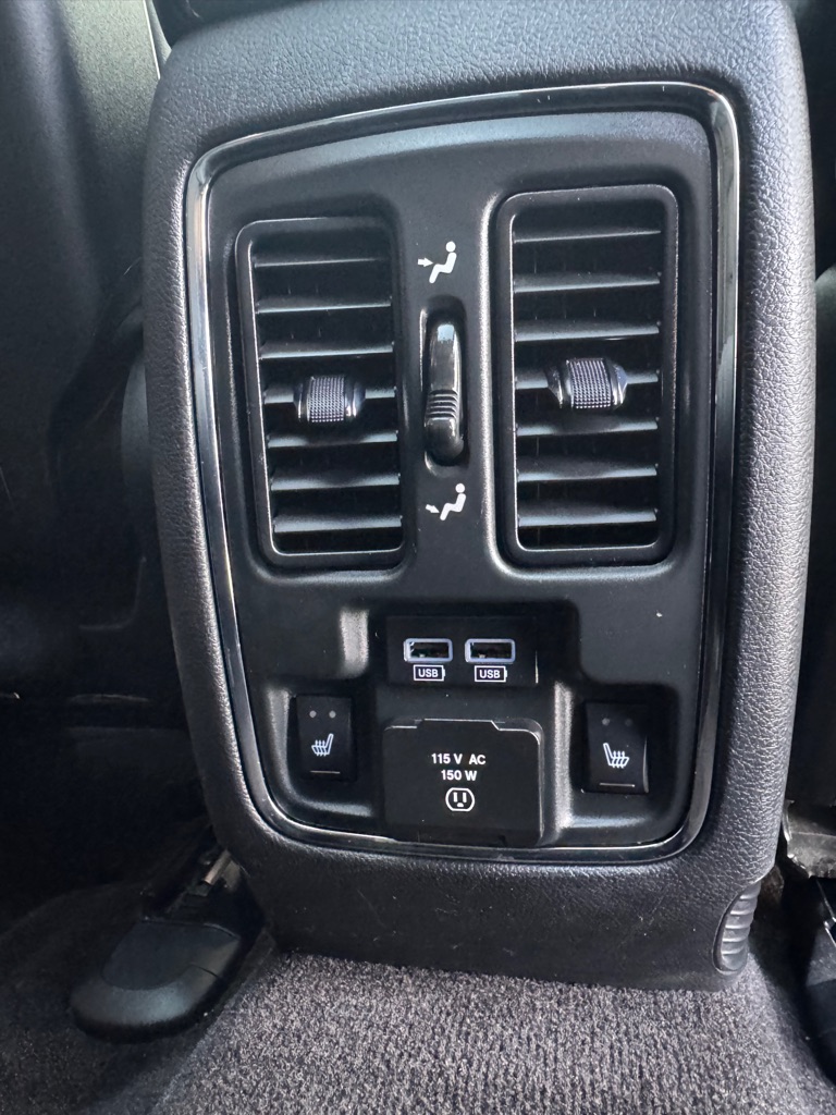 Photo 27 of this JEEP GRAND CHEROKEE