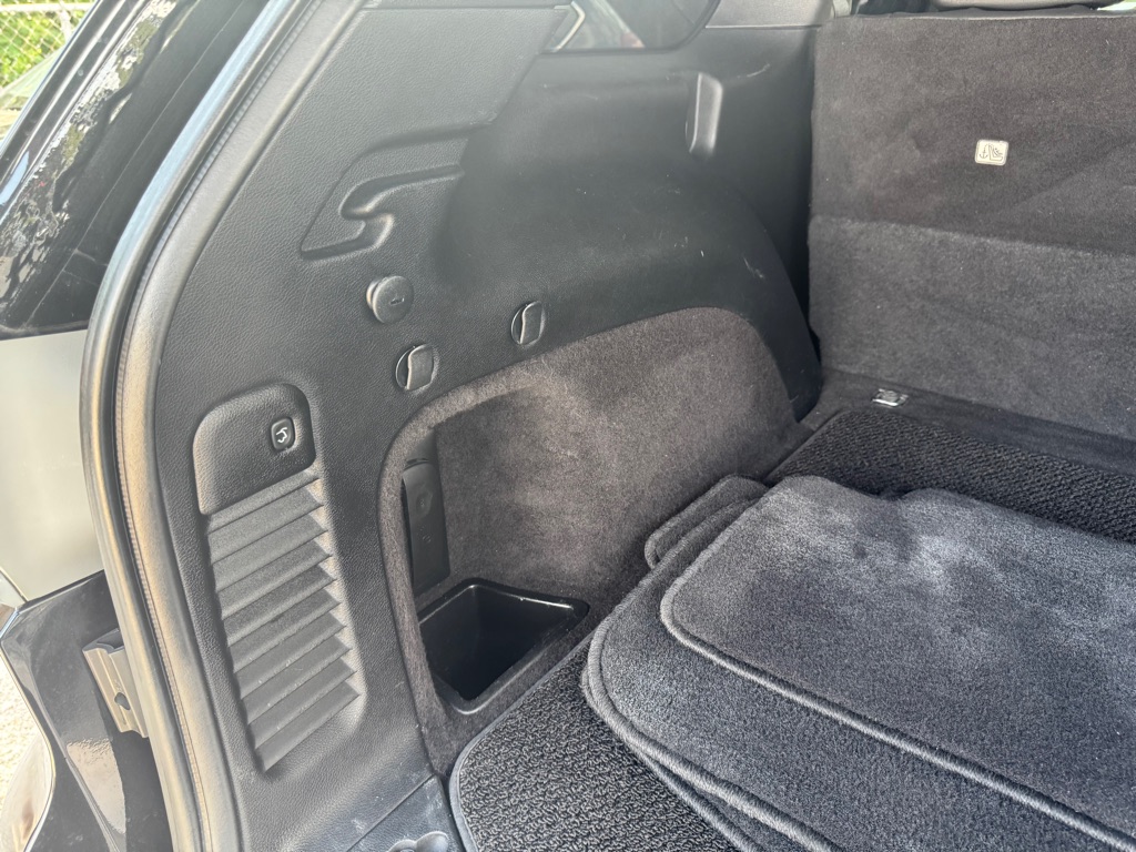 Photo 41 of this JEEP GRAND CHEROKEE