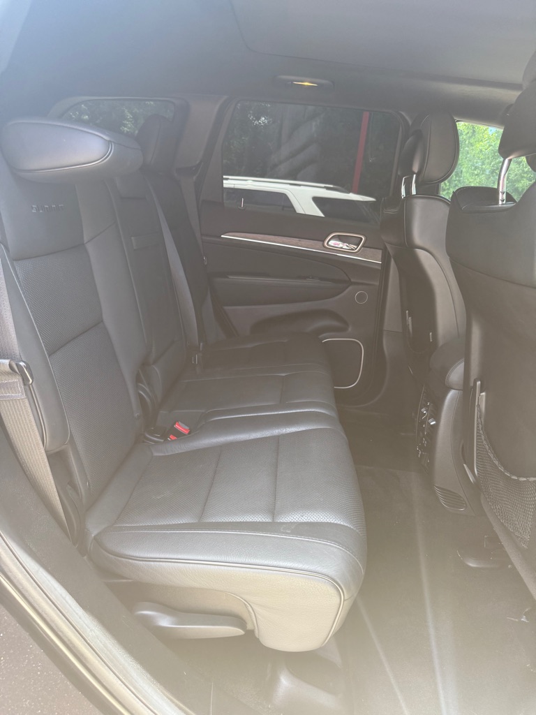 Photo 28 of this JEEP GRAND CHEROKEE