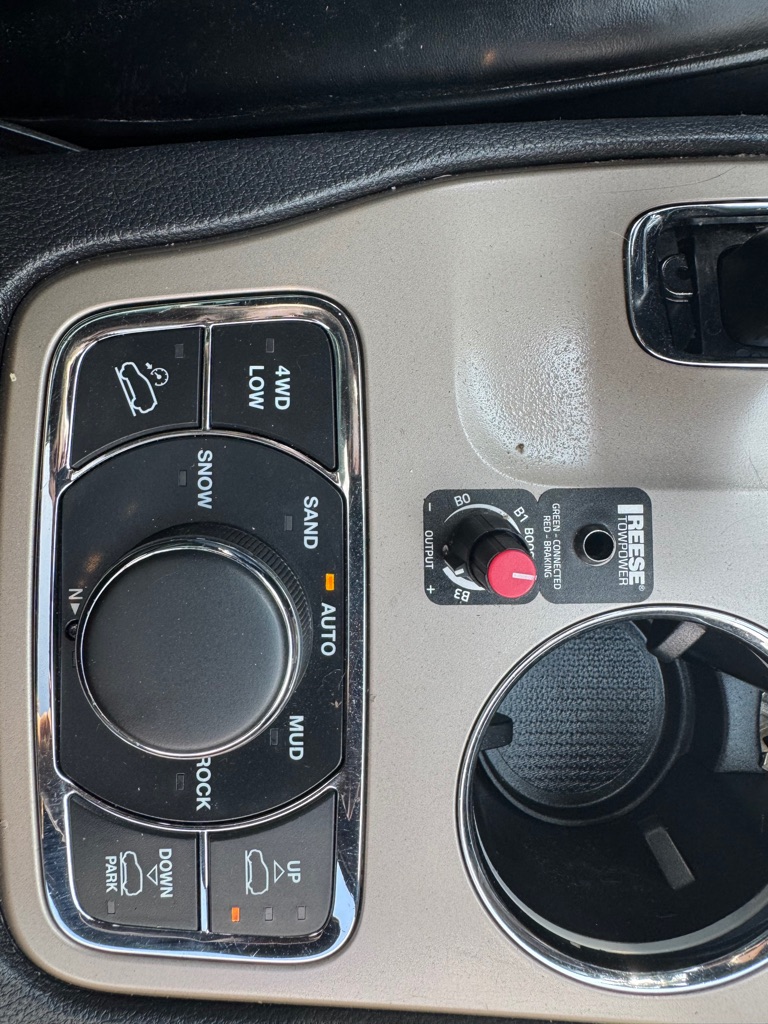 Photo 19 of this JEEP GRAND CHEROKEE
