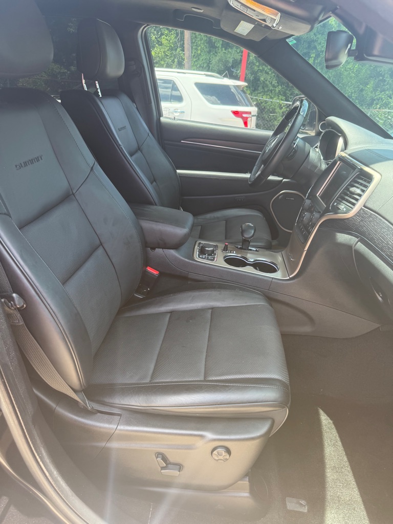 Photo 32 of this JEEP GRAND CHEROKEE