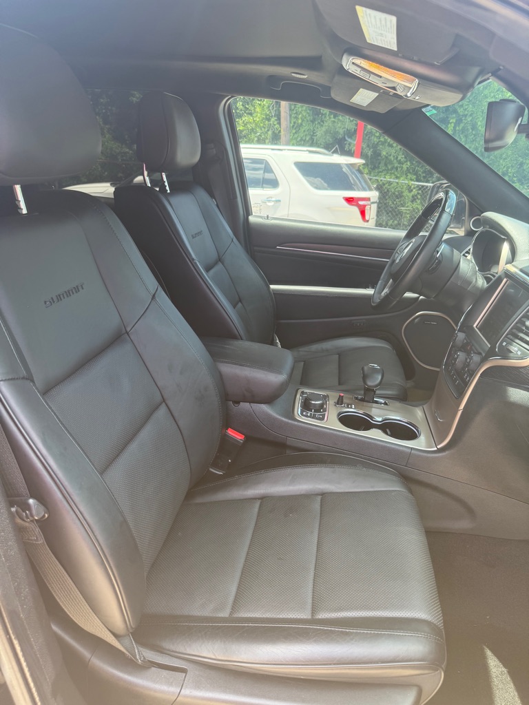 Photo 31 of this JEEP GRAND CHEROKEE