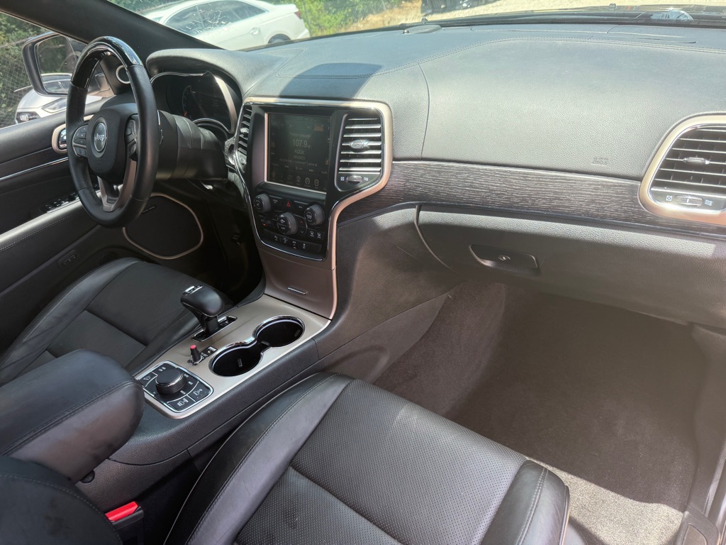 Photo 33 of this JEEP GRAND CHEROKEE