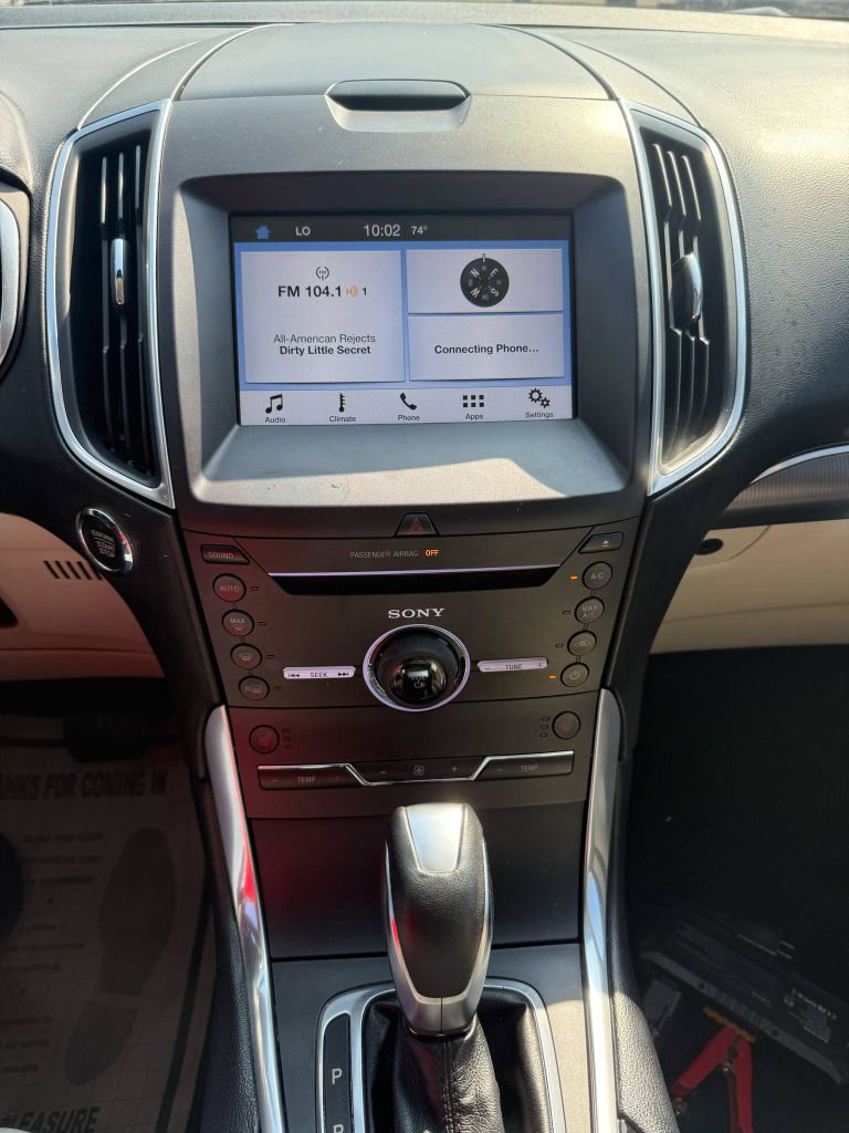 Photo 31 of this FORD EDGE