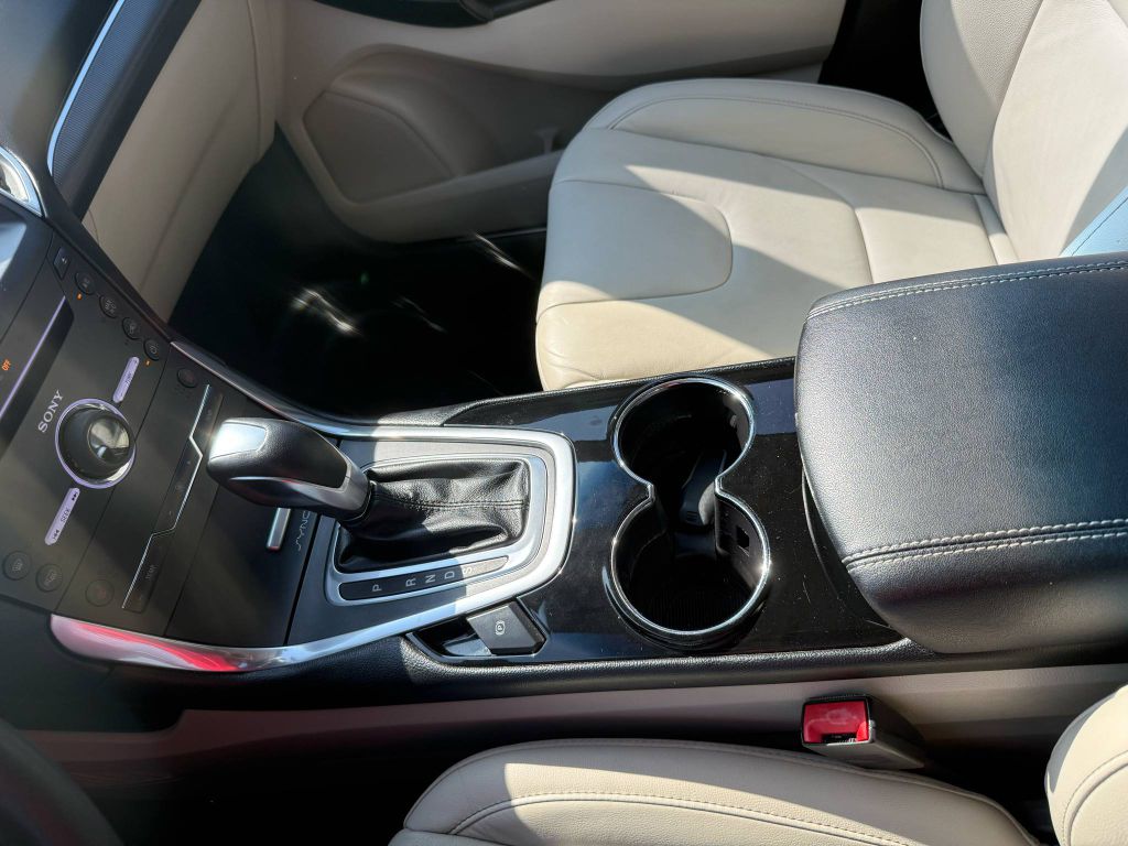 Photo 26 of this FORD EDGE