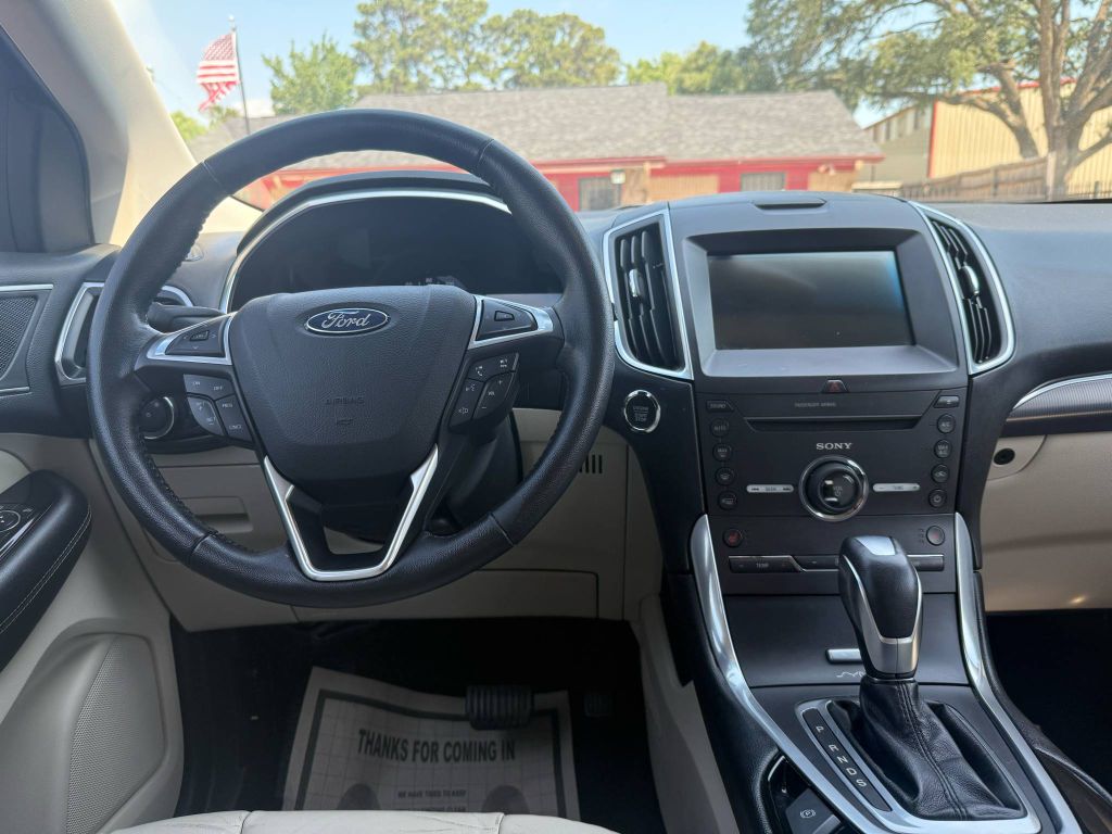 Photo 16 of this FORD EDGE
