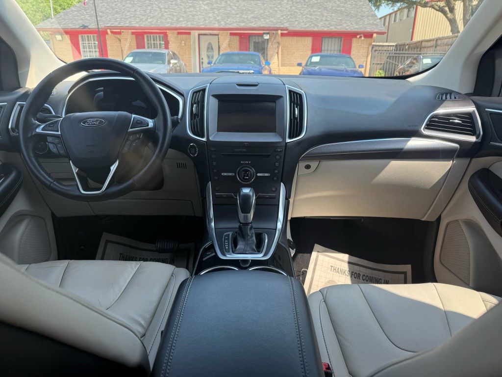 Photo 15 of this FORD EDGE