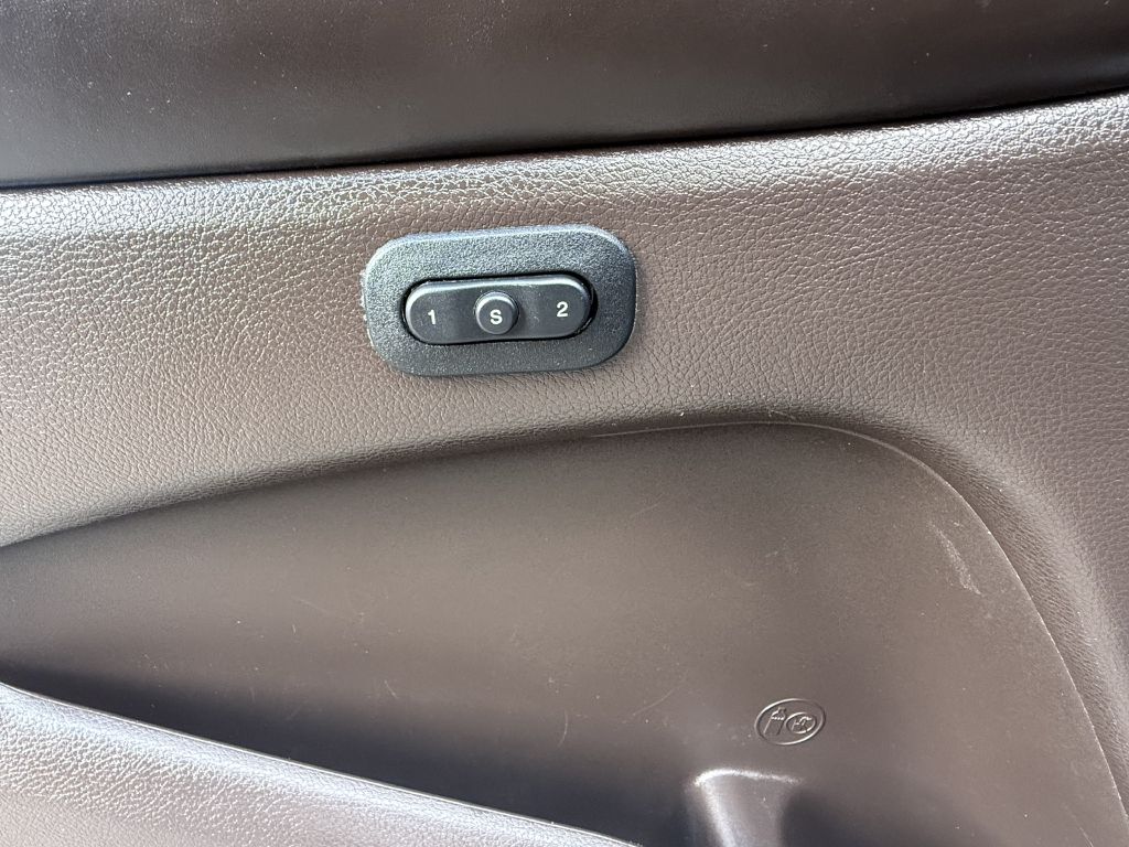 Photo 18 of this JEEP GRAND CHEROKEE