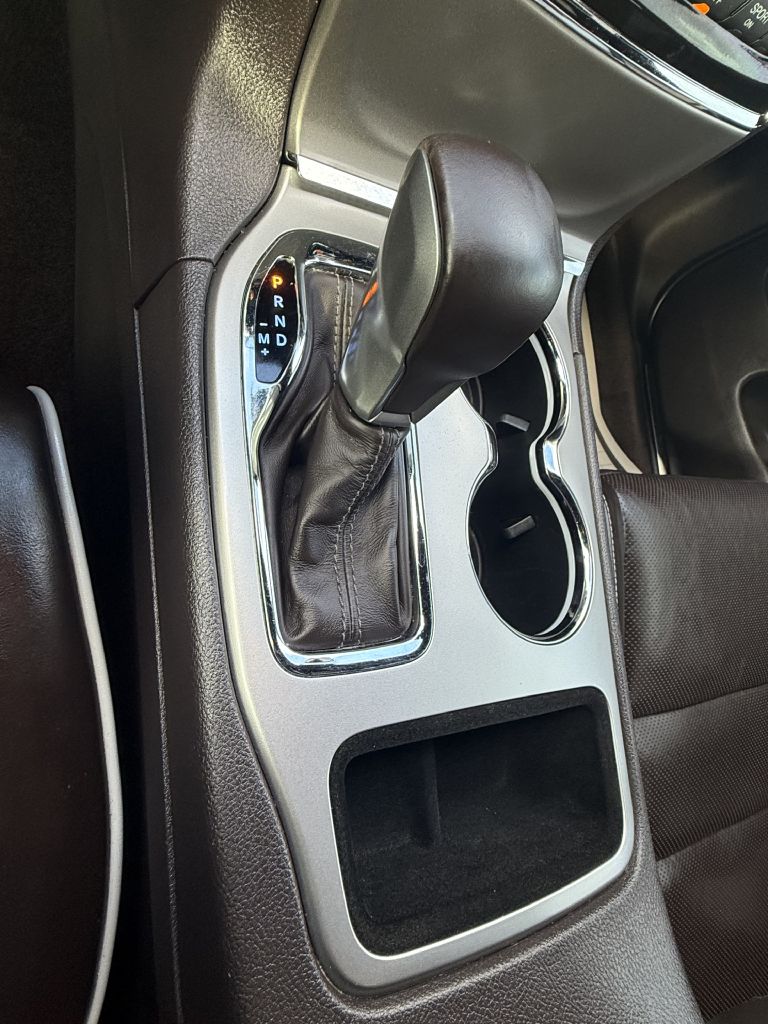 Photo 26 of this JEEP GRAND CHEROKEE