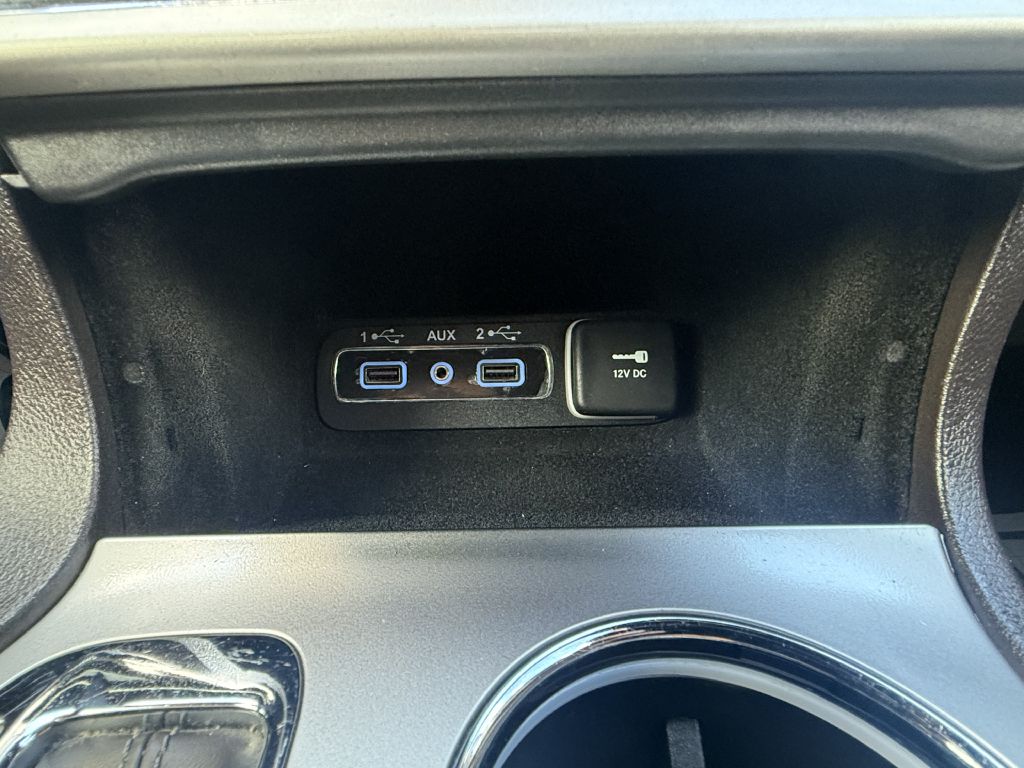 Photo 24 of this JEEP GRAND CHEROKEE
