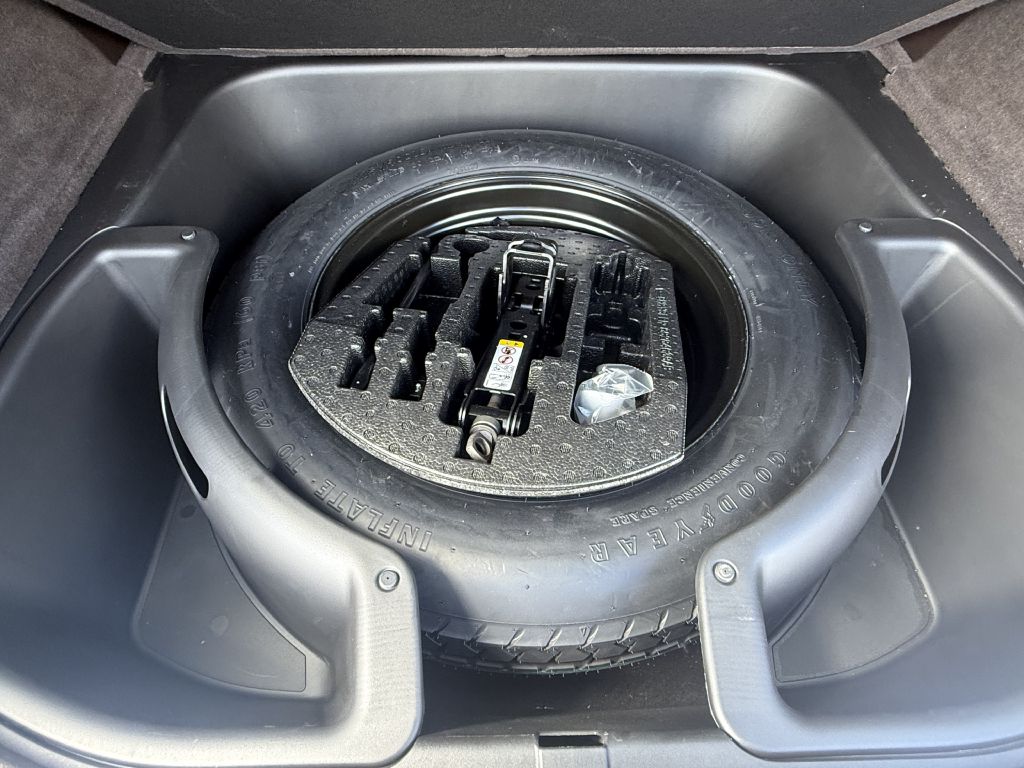Photo 43 of this JEEP GRAND CHEROKEE