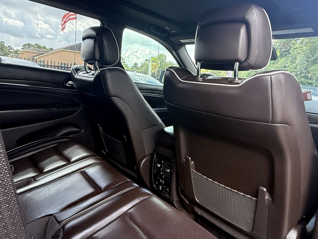 Photo 38 of this JEEP GRAND CHEROKEE