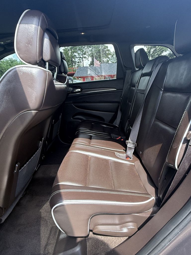 Photo 35 of this JEEP GRAND CHEROKEE