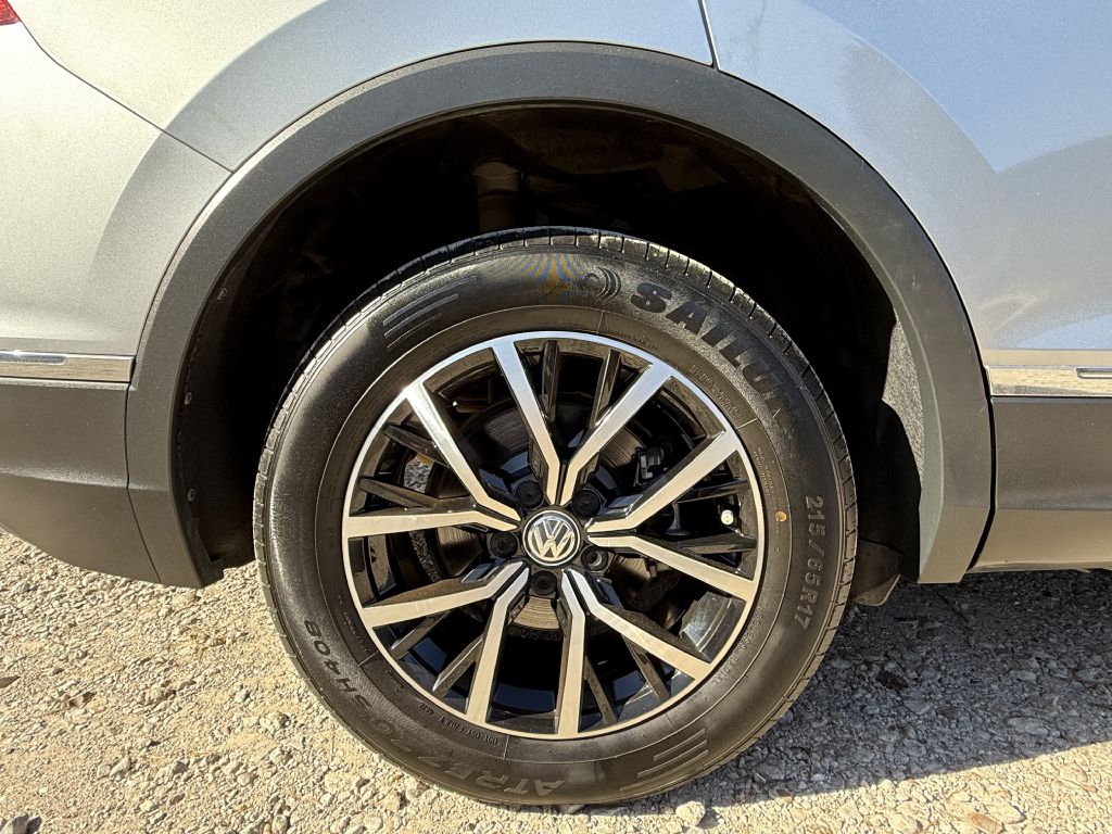 Photo 43 of this VOLKSWAGEN TIGUAN