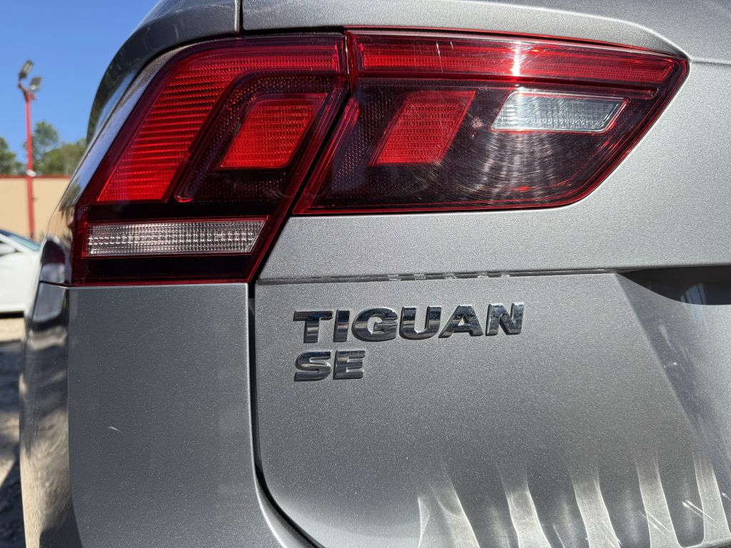 Photo 10 of this VOLKSWAGEN TIGUAN