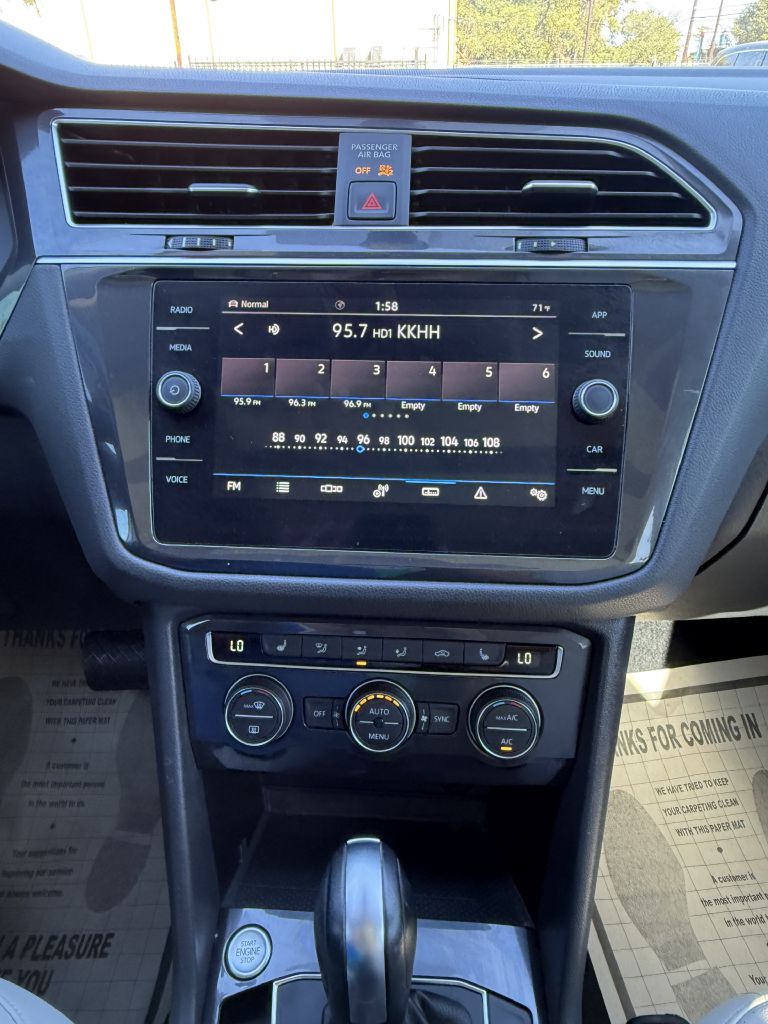 Photo 28 of this VOLKSWAGEN TIGUAN