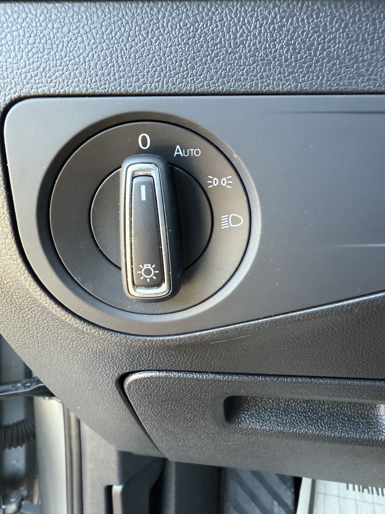 Photo 27 of this VOLKSWAGEN TIGUAN