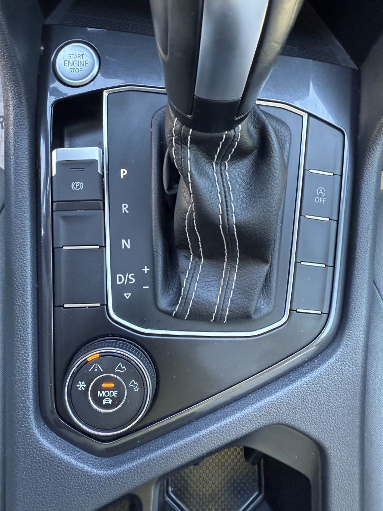 Photo 34 of this VOLKSWAGEN TIGUAN