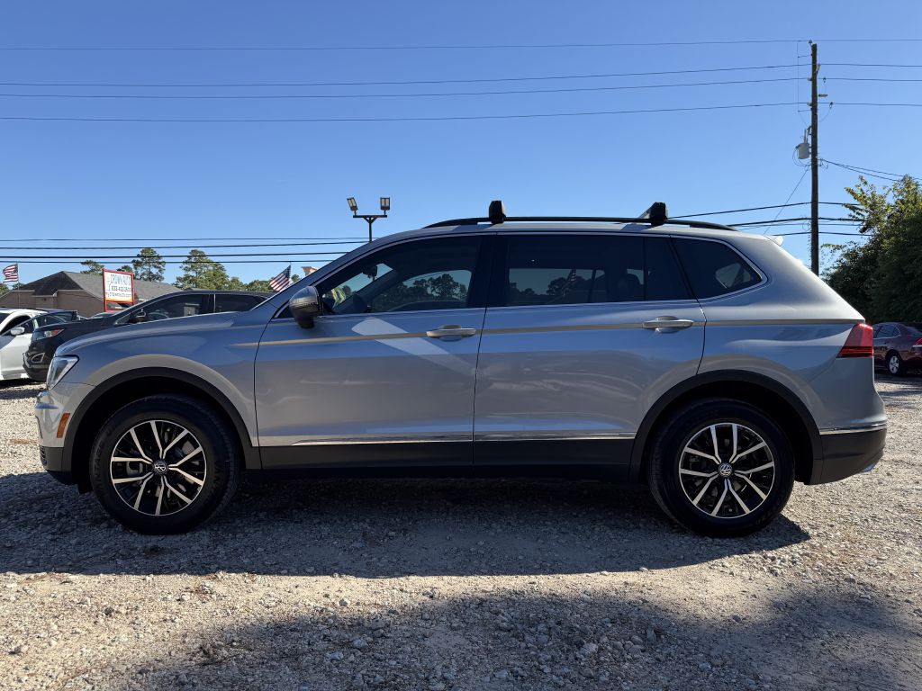 Photo 8 of this VOLKSWAGEN TIGUAN