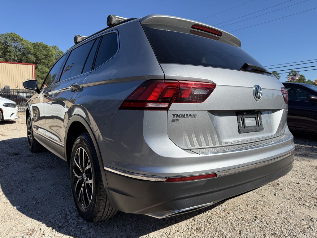 Photo 7 of this VOLKSWAGEN TIGUAN