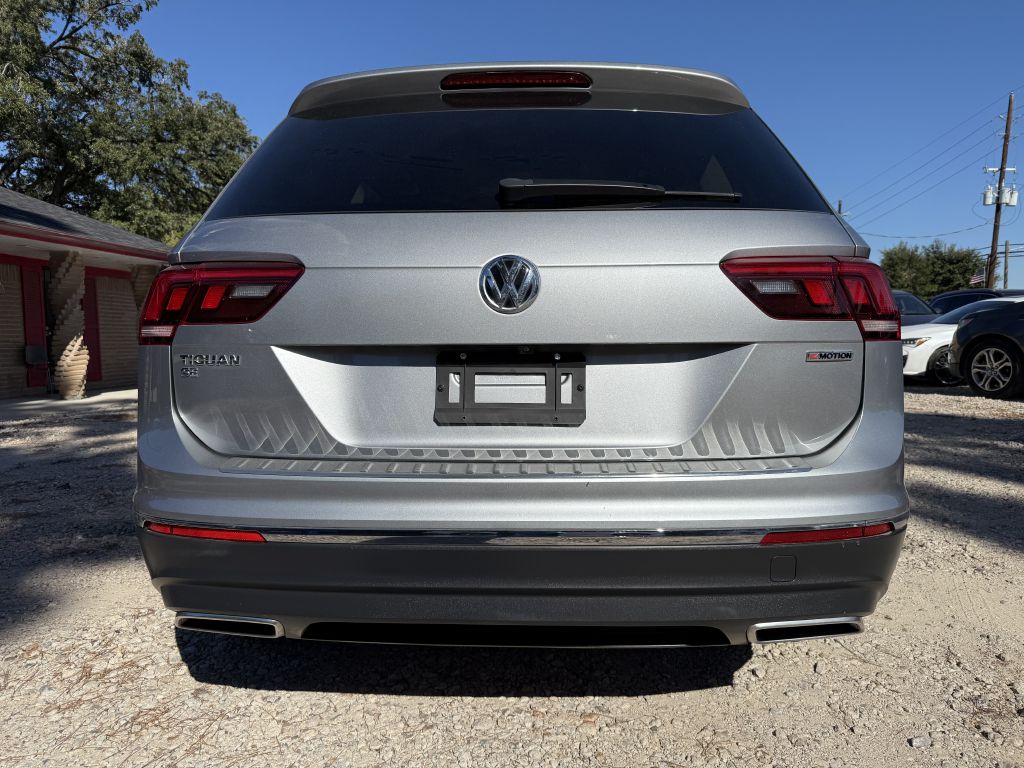 Photo 6 of this VOLKSWAGEN TIGUAN