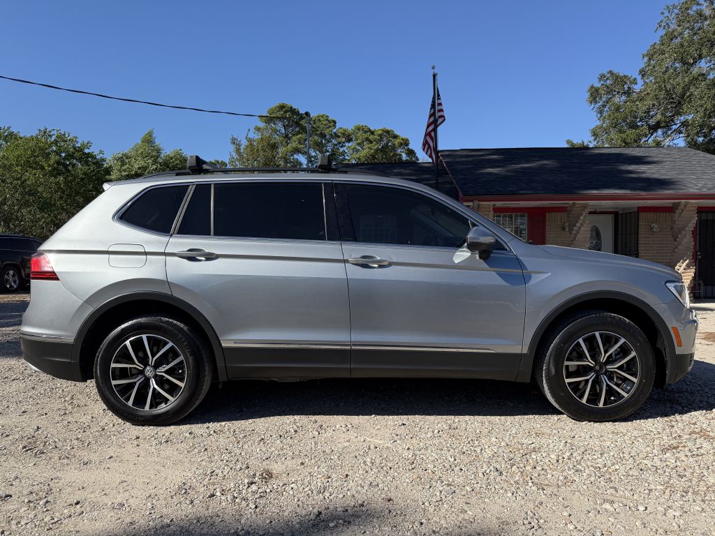 Photo 4 of this VOLKSWAGEN TIGUAN