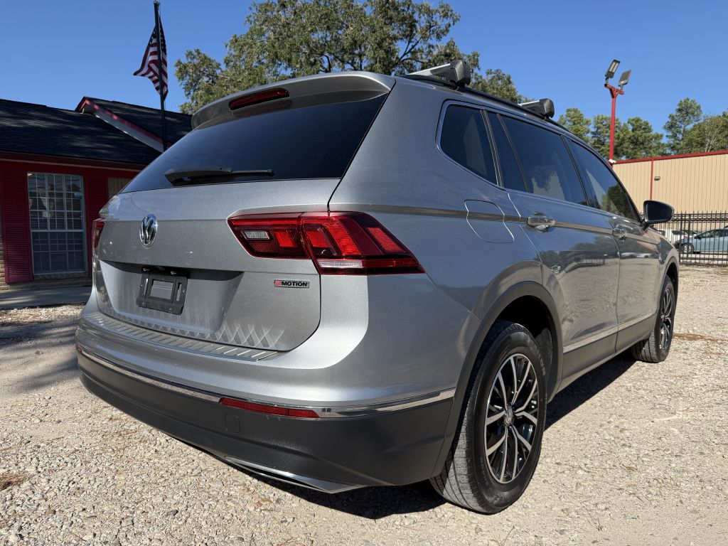 Photo 5 of this VOLKSWAGEN TIGUAN