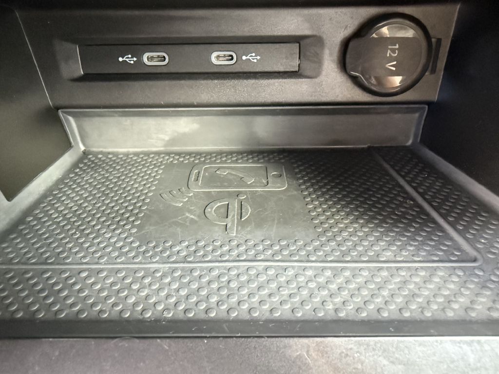 Photo 25 of this VOLKSWAGEN TIGUAN