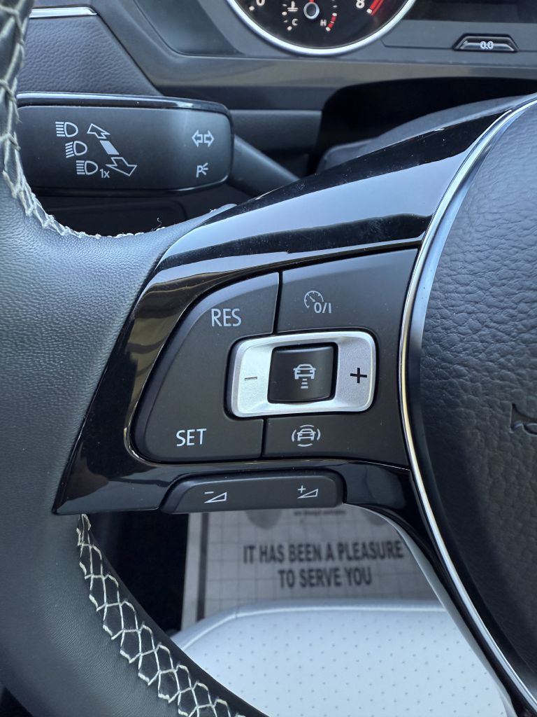 Photo 22 of this VOLKSWAGEN TIGUAN