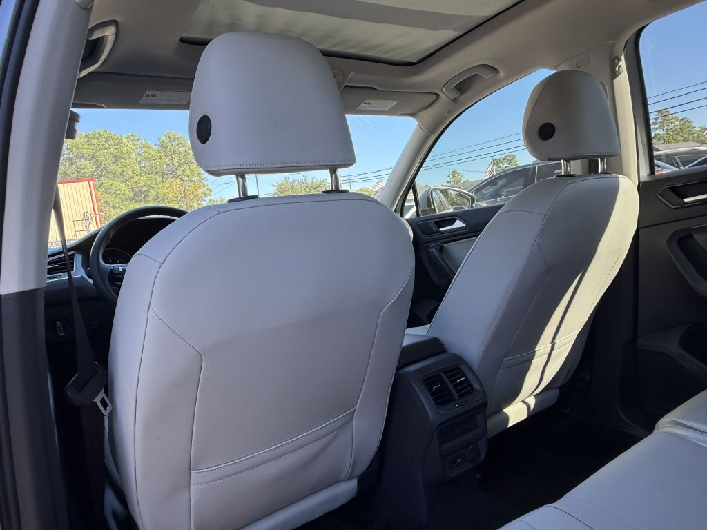 Photo 35 of this VOLKSWAGEN TIGUAN
