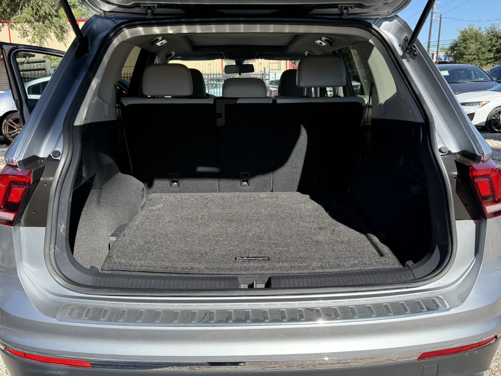Photo 12 of this VOLKSWAGEN TIGUAN