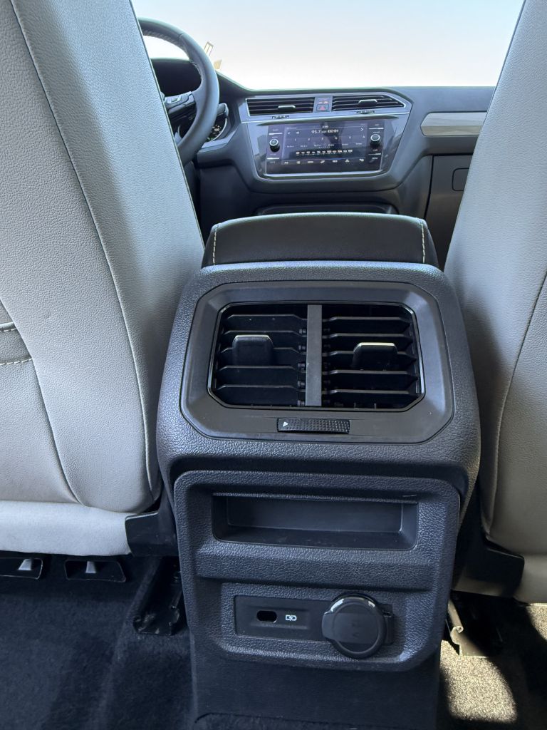 Photo 41 of this VOLKSWAGEN TIGUAN
