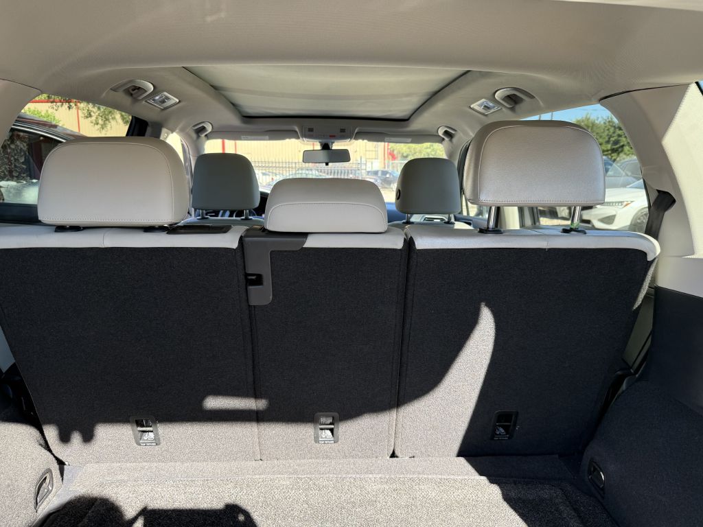 Photo 13 of this VOLKSWAGEN TIGUAN