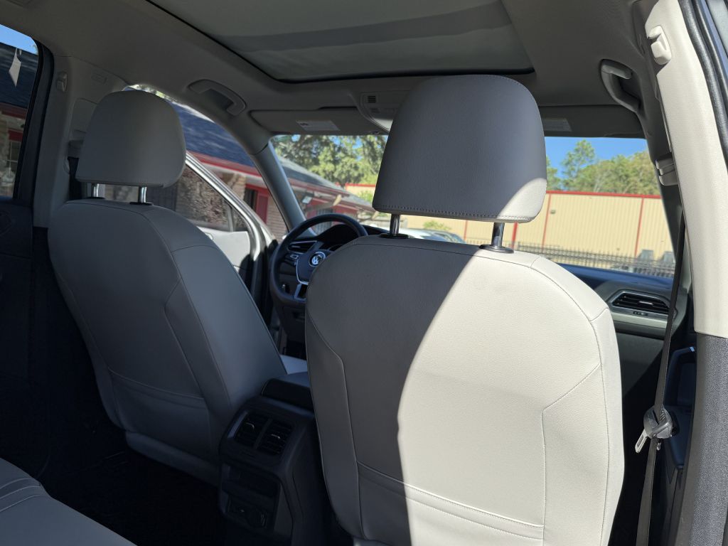 Photo 40 of this VOLKSWAGEN TIGUAN