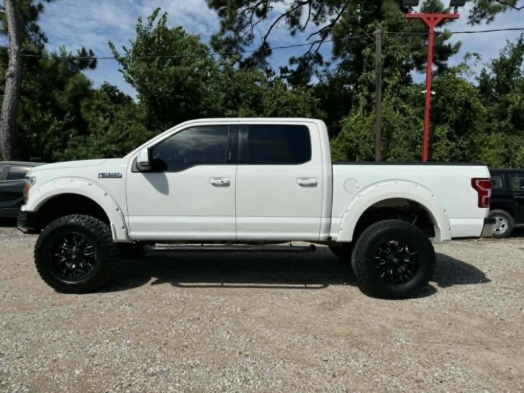 Photo 8 of this FORD F150 LARIAT
