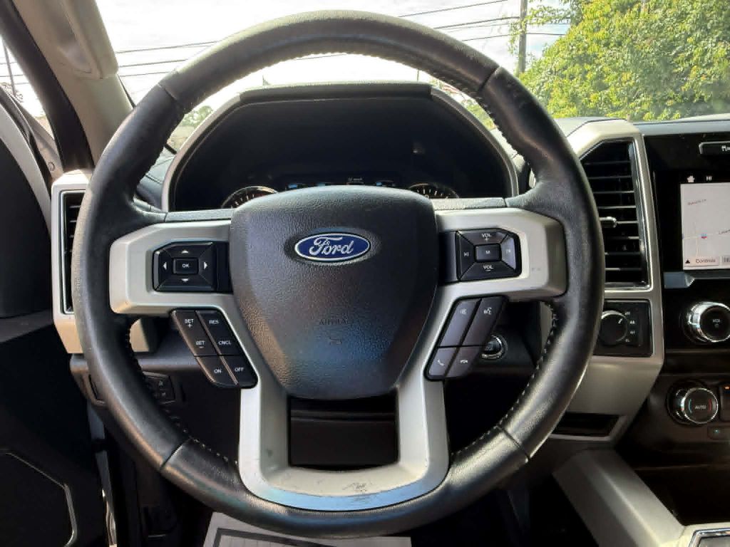 Photo 21 of this FORD F150 LARIAT