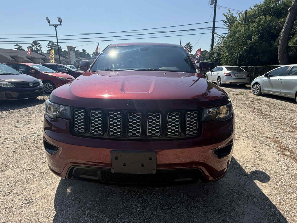 Photo 2 of this JEEP GRAND CHEROKEE